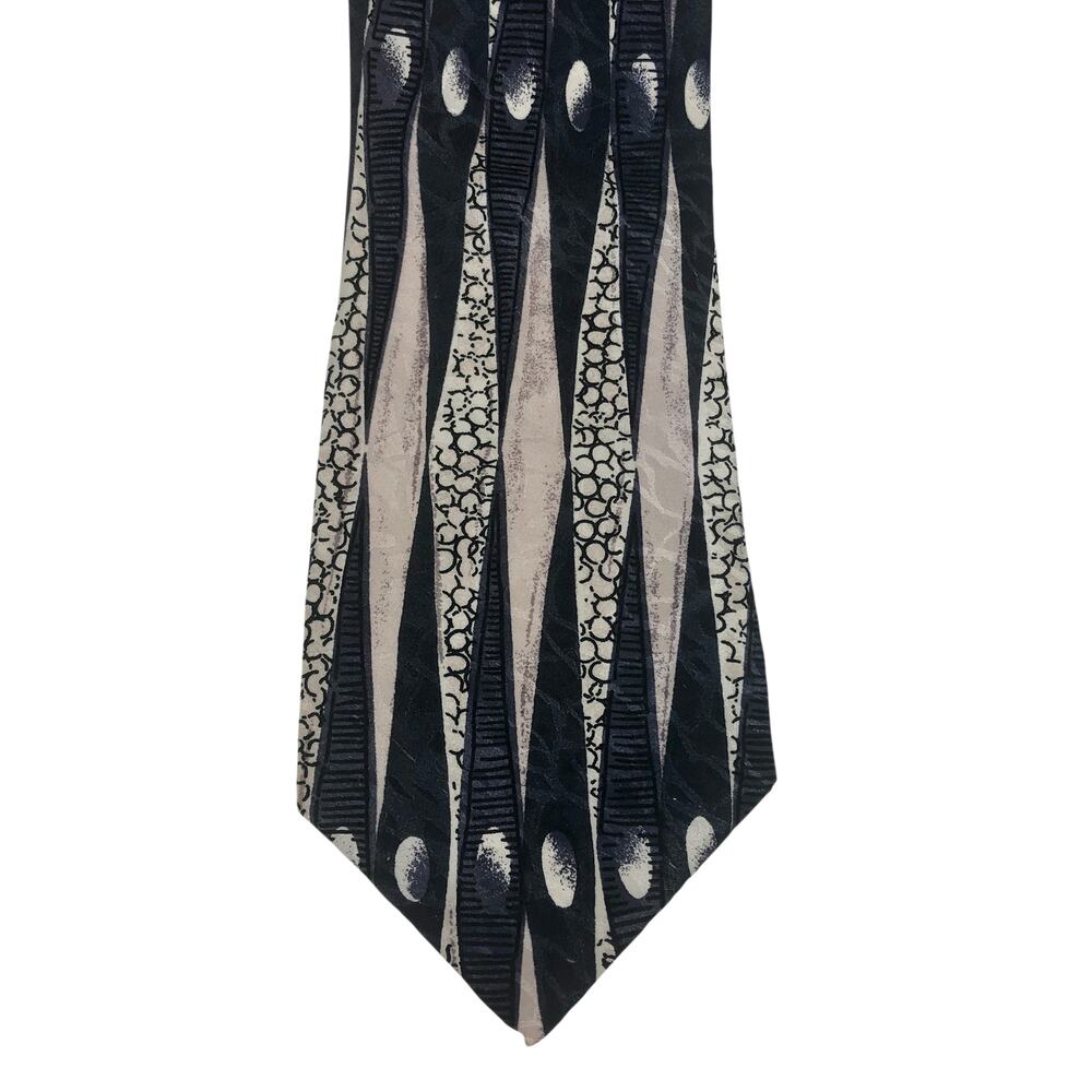 Abstract Diamond Pattern Tie - Picture 4 of 5